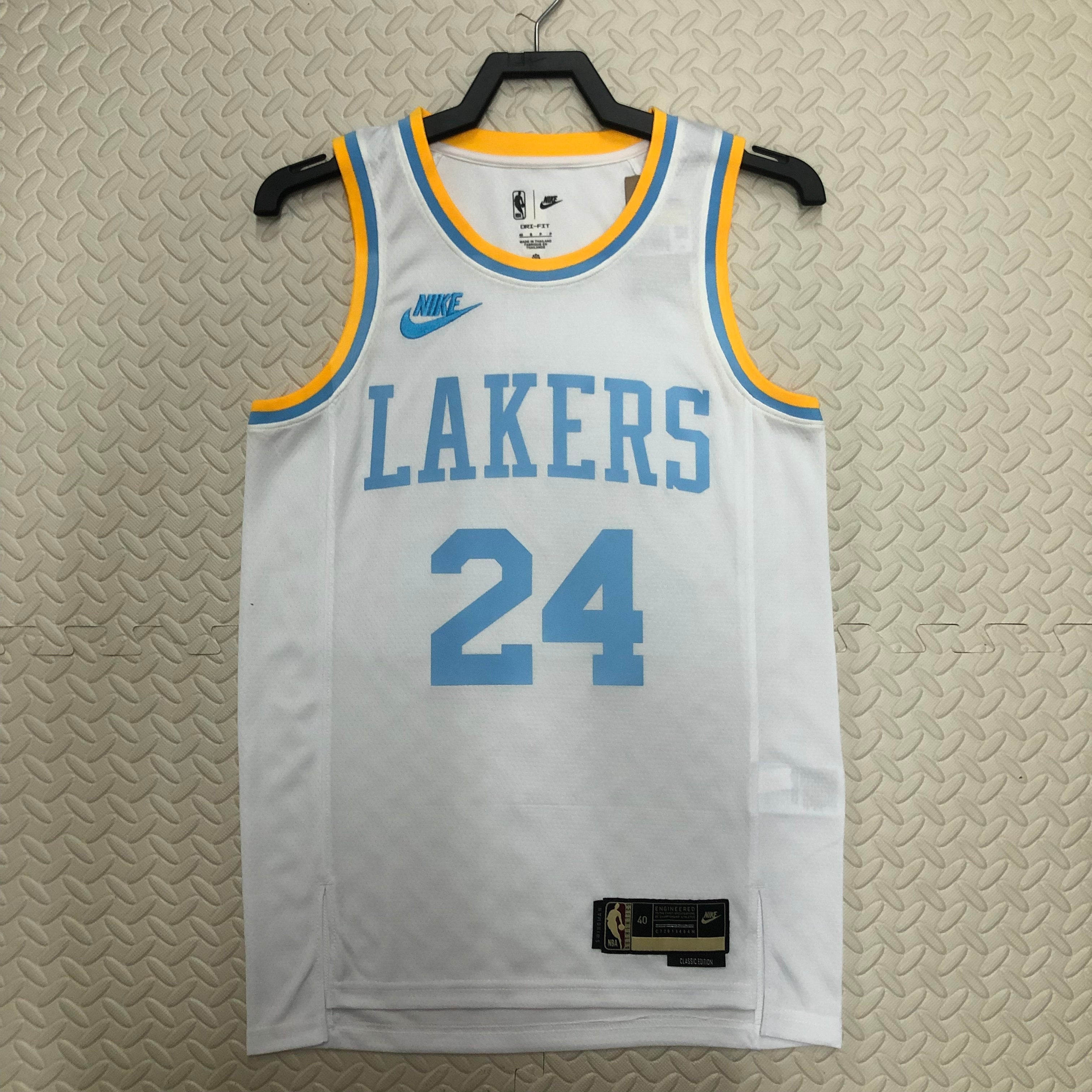 Los Angeles Lakers Retro #24 Kobe Bryant (2022-23)