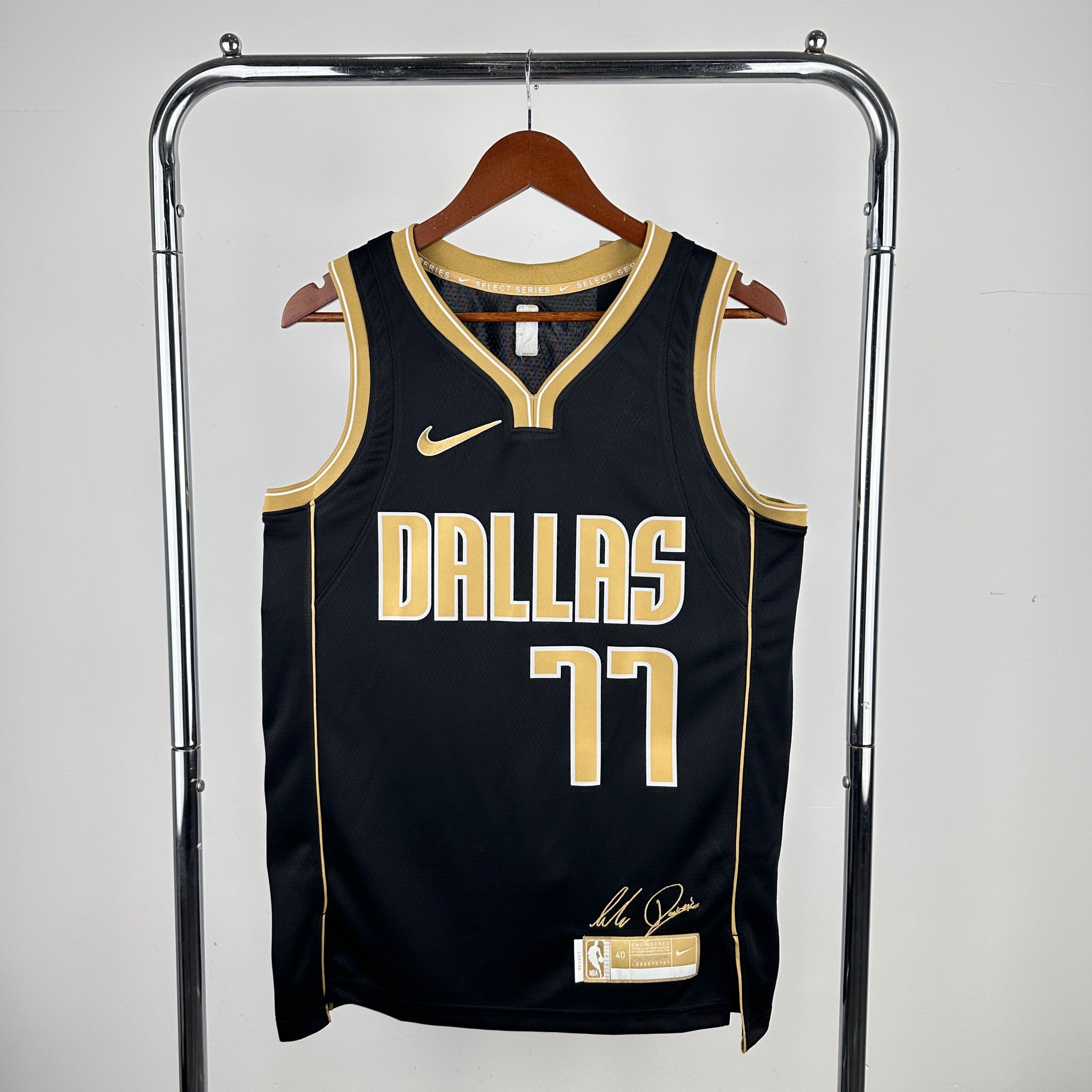 Dallas Mavericks 75th Anniversary #77 Luka Doncic (2023-24)