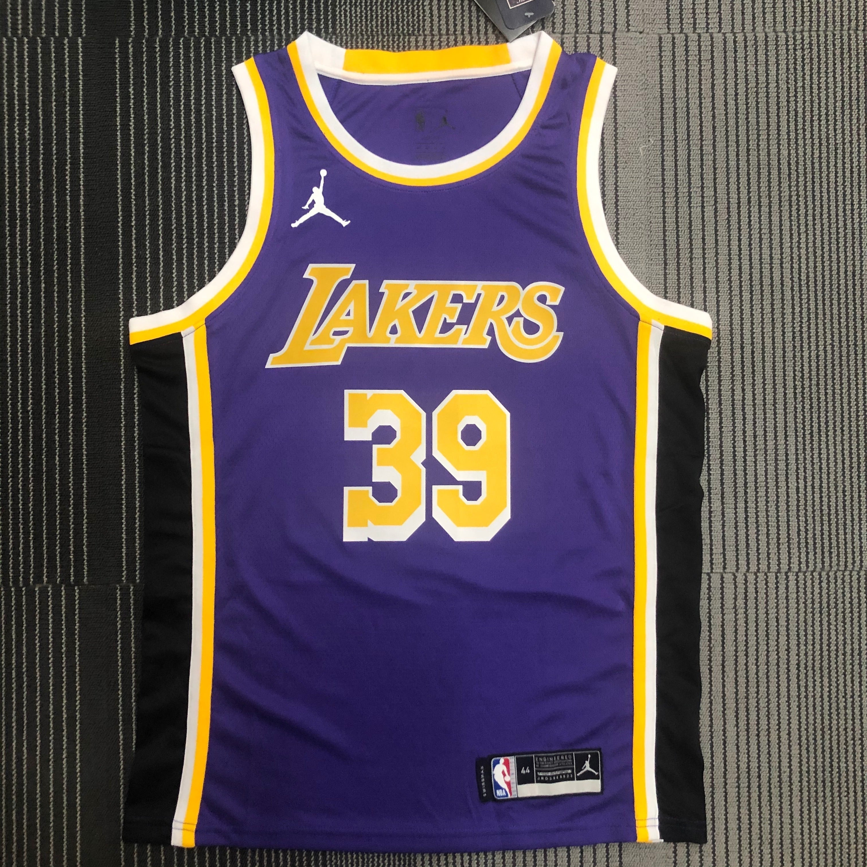 Los Angeles Lakers Jordan Brand #39