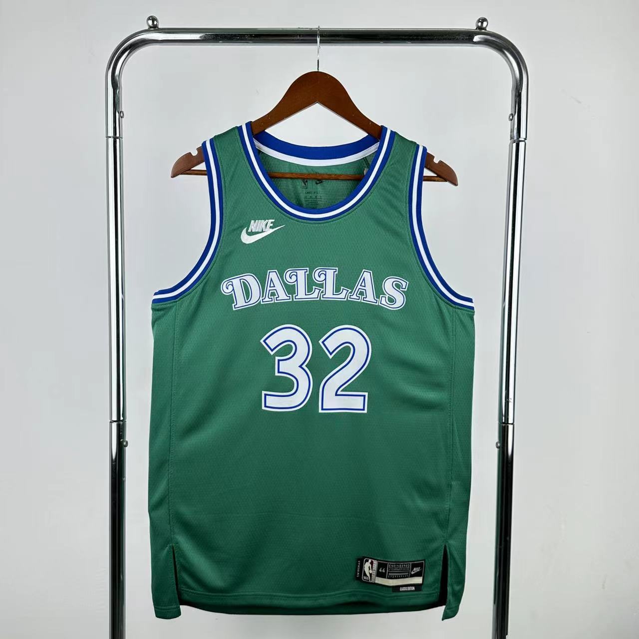 Dallas Mavericks Retro #32 (2025-26)