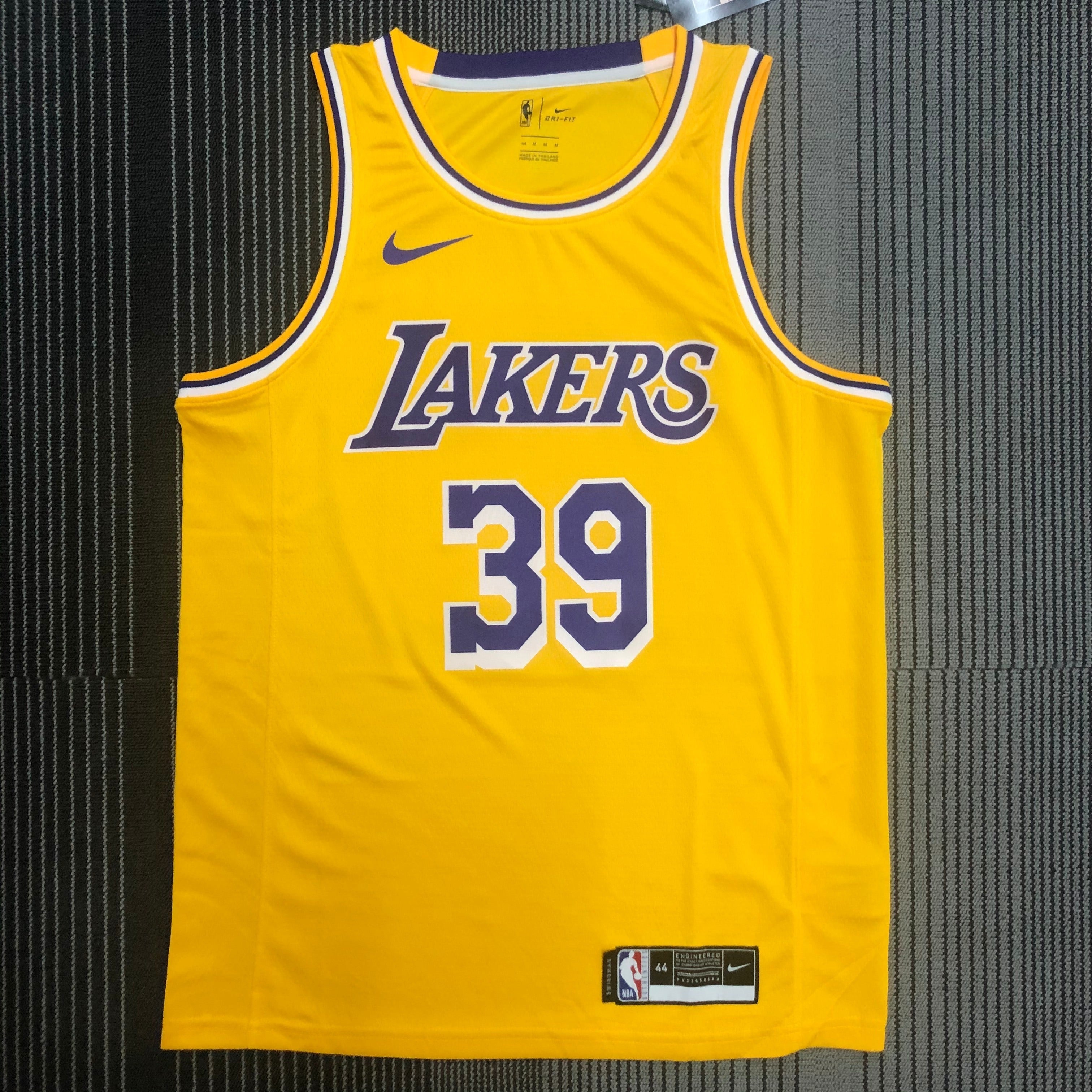 Los Angeles Lakers #39