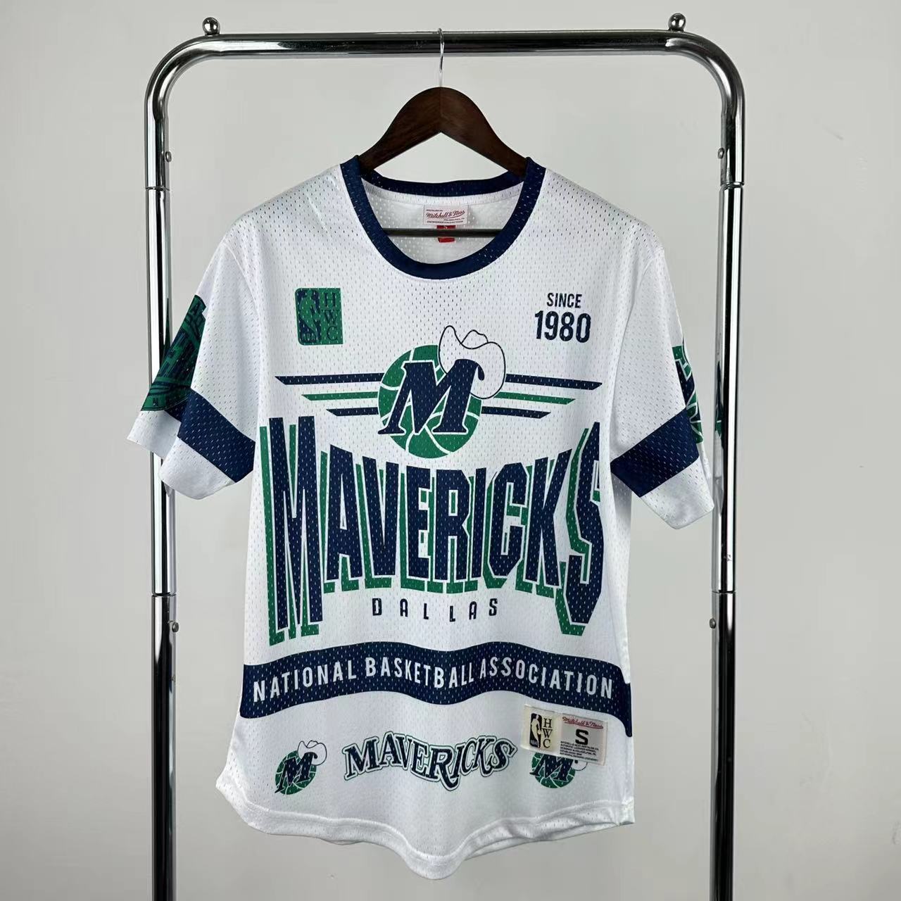 Dallas Mavericks Retro T-Shirt (2025-26)