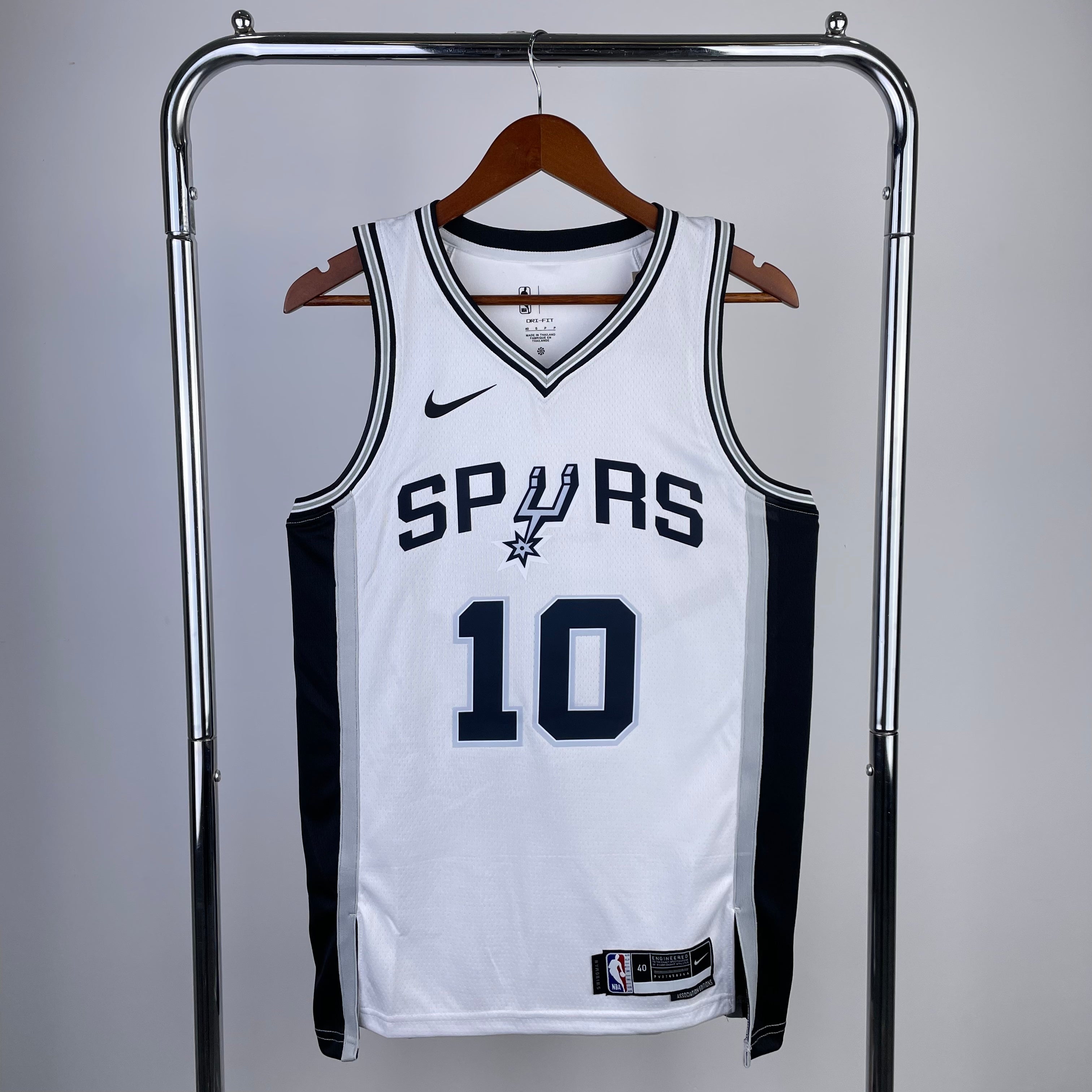 San Antonio Spurs #10 (2022-23)