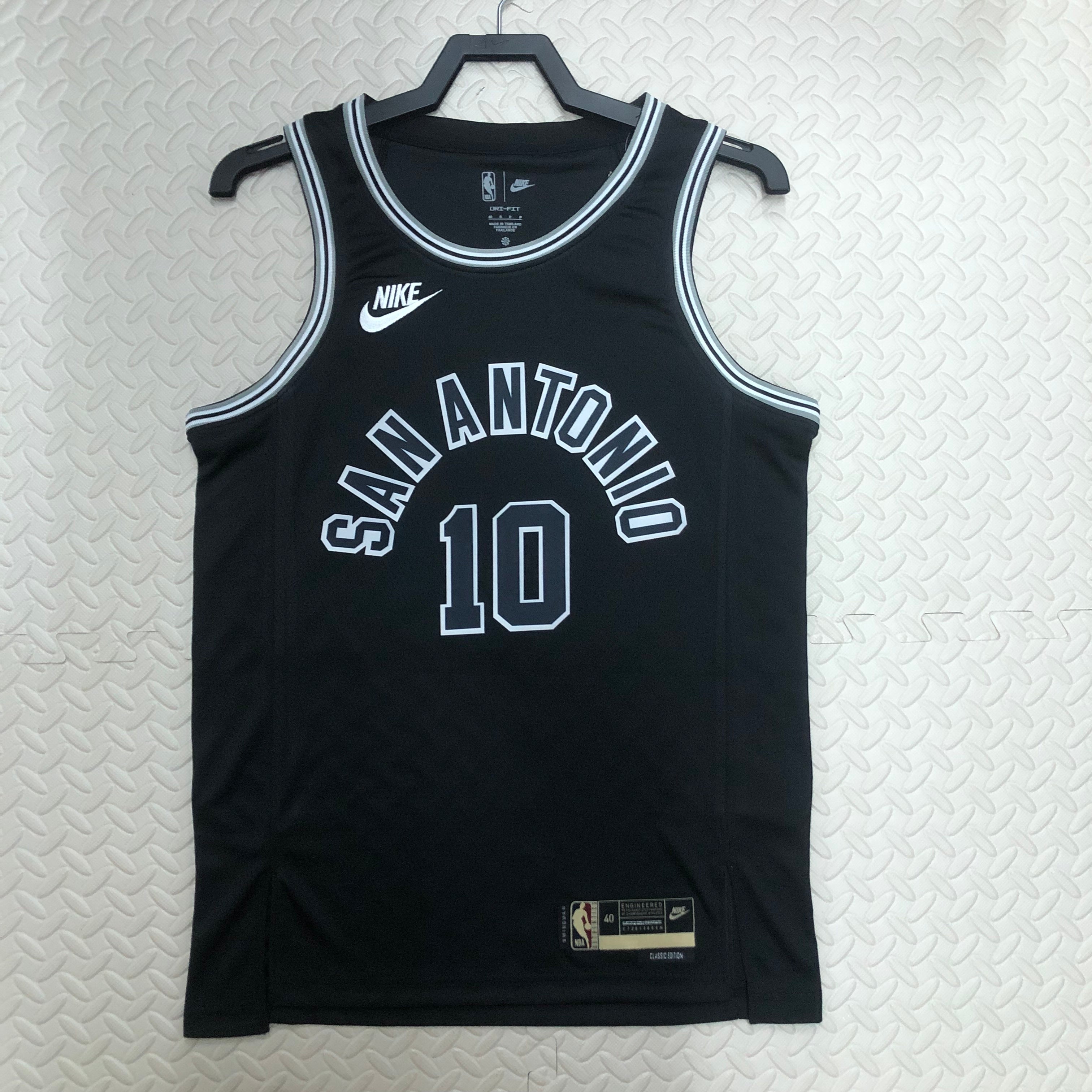 San Antonio Spurs Retro #10 (2022-23)