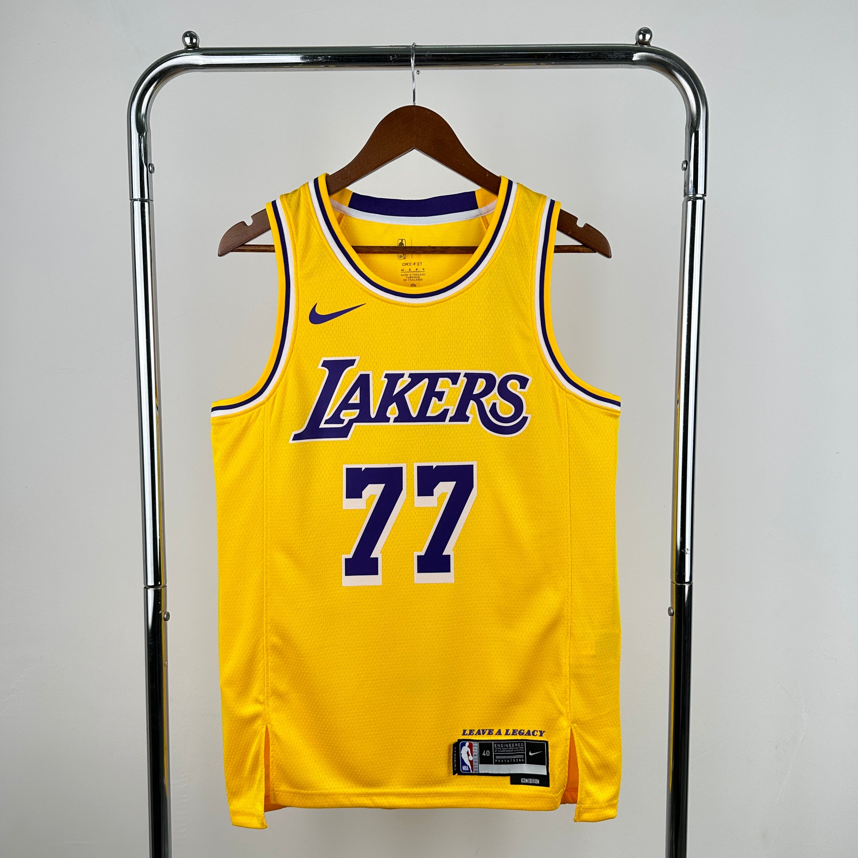 Los Angeles Lakers #77 Luka Doncic (2022-23)