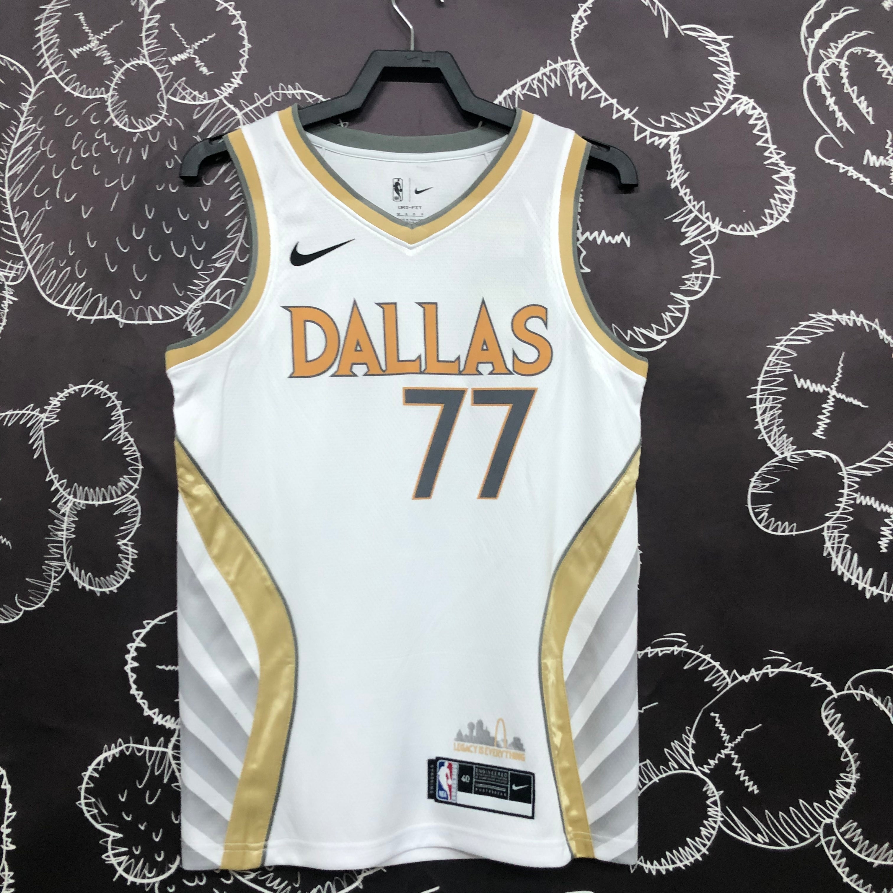Dallas Mavericks City Edition #77