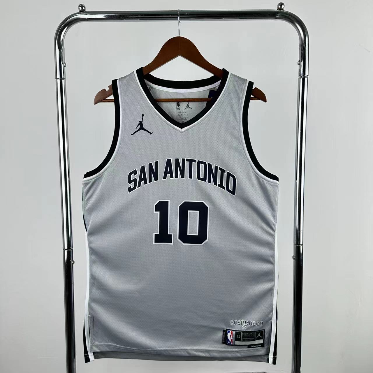 San Antonio Spurs #10 (2025-26)